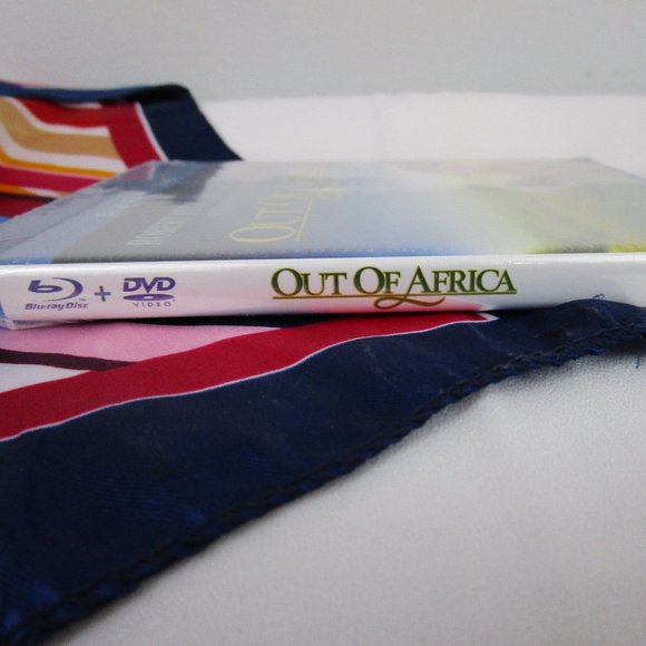 NIB Out of Africa Blu-Ray + DVD set. - Picture 5 of 5